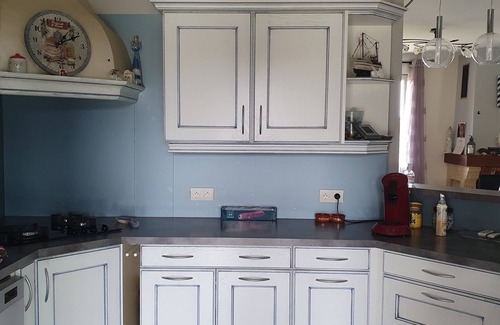 Poids-de-Fiole House | Lovely unfenced single-storey house with unheated covered swimming pool