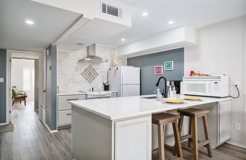 Harbor Oaks Condo | Lovely updated, Waterfront condo w/private boat slip