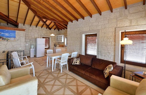 Bozcaada House | Lovely Villa with Backyard in Bozcaada near Beach
