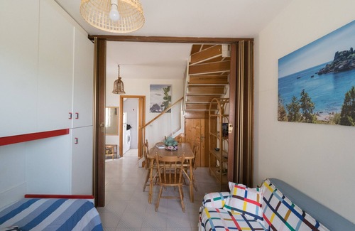 Agrigento House | Lovely waterfront apartment with a wonderful sea view