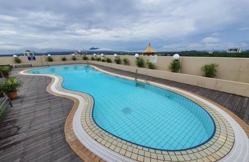 Kampung Surabaya Apartment | Lovely Waterfront Riverbank Suite with Pool A2