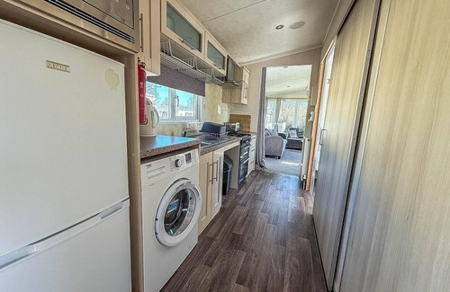 Mappleton House | Lovely wheelchair friendly caravan at Skipsea Sands in Yorkshire ref 41167WF