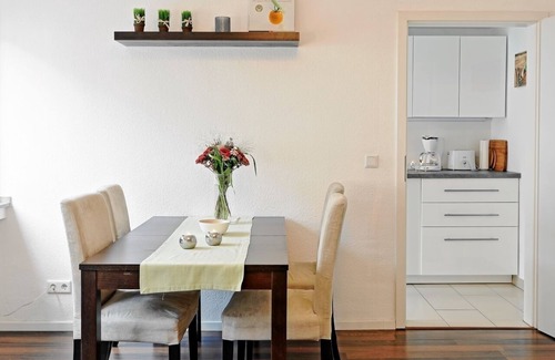 Krefeld Apartment | Lovingly designed 2 room apartment with south-facing balcony in Krefeld