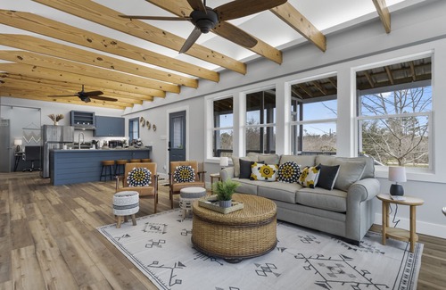 Waveland House | Low Tide Beach Home - 8 minute walk to beach - Hot Tub and Fire Pit