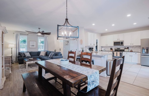 Bluffton House | Lowcountry Lodge! In the heart of historic Old Town Bluffton SC