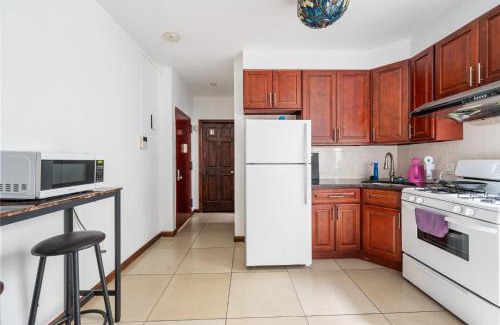 Bowery Apartment | Lower East Side Vintage Cozy 2Bedroom