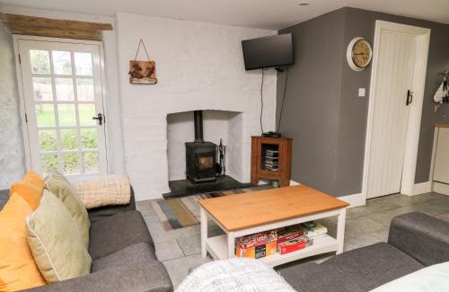 Tan-y-groes Apartment | Lower Vestry