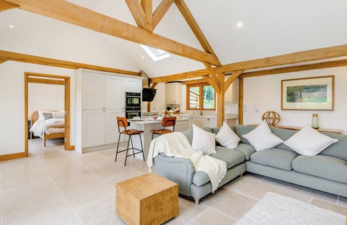 Uttoxeter Cottage | Loxford Lodge - UK47304