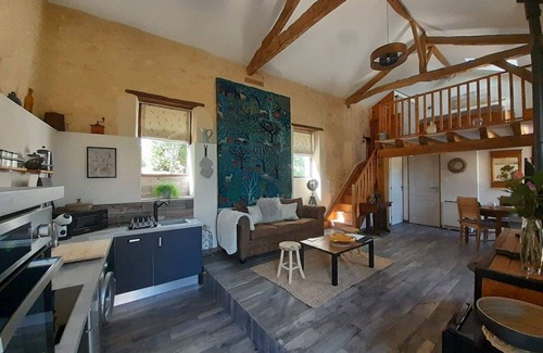 Lussas-et-Nontronneau House | LPC Dordogne Holidays - Couples retreat oozing character in an idyllic setting