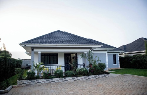 Eldoret Villa | Lux Suites Blueberry Carlino Villa Eldoret