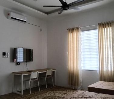 Kampung Sura House | Lu&Lu Rooms & Homestay