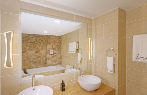 Fulidhoo House | Luau Beach Inn