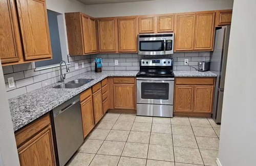 North by Northwest Apartment | Lubbock's Home Away From Home 3BR/3BA/2car