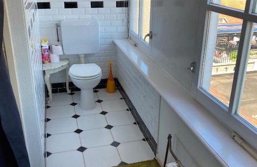 Boisotkade Bed & Breakfast | Luc's place, Waterbed grote kamer