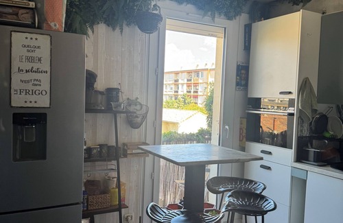 Saint-Martin Bed & Breakfast | LUCKY ART HOME, MONTPELLIER CENTER TOWN 2 STREETCAR STOPS AND BEACHES 10 MIN AWAY.