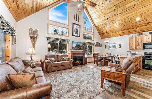 Lake Tomahawk House | Lucky Bass Retreat in Lake Tomahawk WI