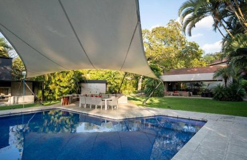 Santa Catarina Barahona House | Lujosa y espaciosa casa en el Lago