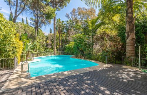 Golden Mile Apartment | Lujoso Apartamento con piscina en Paseo Maritimo Marbella