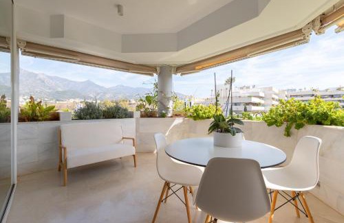 Golden Mile Apartment | Lujoso Apartamento con piscina en Paseo Maritimo Marbella