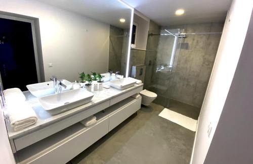 Otwock Apartment | Luksusowy Apartament pod Lasem, Otwock -Shared garden, sauna, wood hot tub! Hot tub seasonal!