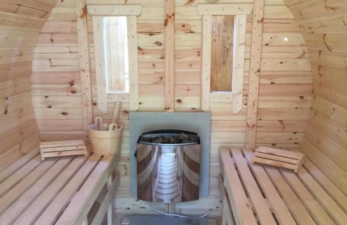Otwock Apartment | Luksusowy Apartament pod Lasem, Otwock -Shared garden, sauna, wood hot tub! Hot tub seasonal!