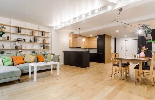 Lodz Apartment | Lumina 2-level apart with terrace