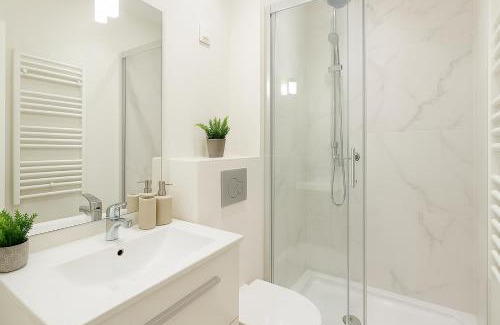 Levallois-Perret Apartment | Lumineux et Rayonnant appartement
