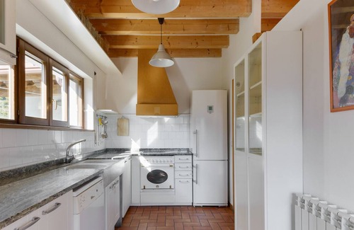 Hecho Ski Chalet | Luminosa Casa con Jardín en Hecho
