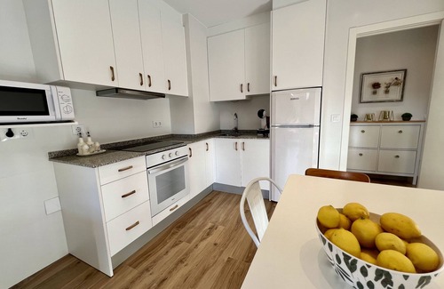 Somo Apartment | Luminoso Apartamento con Terraza a 150 Metros de la Playa de Somo