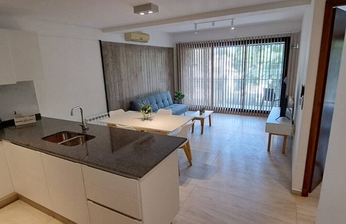 Historic Center Apartment | Luminoso y cálido en la 5ta Sección