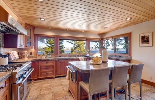 Carnelian Bay House | Luna Del Lago - Luxury Pano Lake Views, Sleeps 8, Hot Tub
