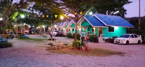 Khlong Khut Resort | Lung Teeb Paradise Chao Lao Resort