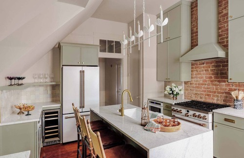 Touro Hotel | Lush Garden District Suite | Shared Outdoor Space