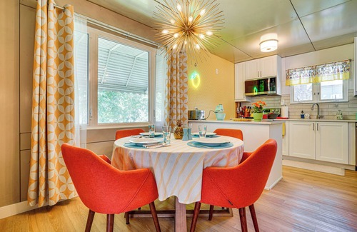 Southwest Minneapolis House | Lustron of the Lakes: Retro MCM Gem in Tangletown