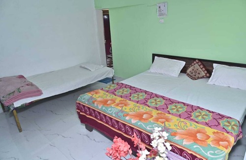 Faizabad House | Luv kush homestay. All temples are near visit in only 10 minutes. Free Breakft