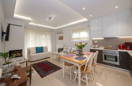 Chalandri Condo | "Lux 1-bedroom condo-L&L Refuge"