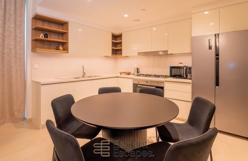 Trade Center Apartment | Lux 3BR - Panoramic Burj Khalifa View