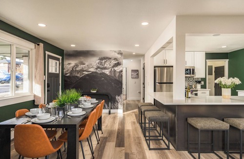 Alta Vista Area House | LUX 6BR Retreat/Sleeps 14/Large Backyard/HotTub & FirePit/15 Mins to DEN