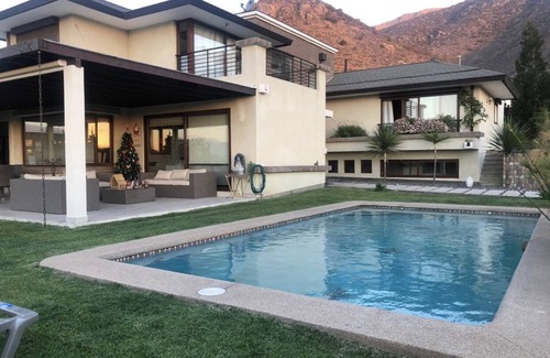 Las Condes House | Lux Big House &Garden Las Condes peace in the city