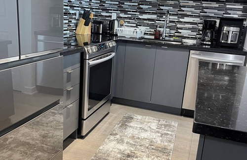 Central Erin Mills Condo | Lux Condo In The Heart Mississauga