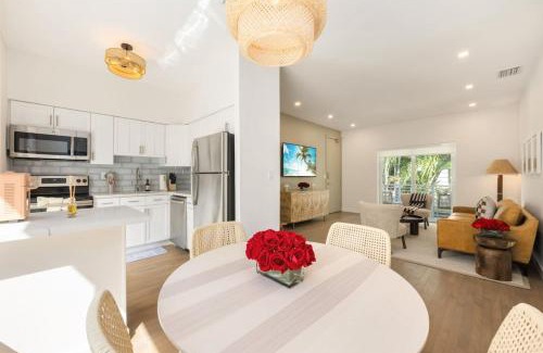 West Avenue House | Lux Designer Apt 2BR and 2BA in Heart of Miami Beach
