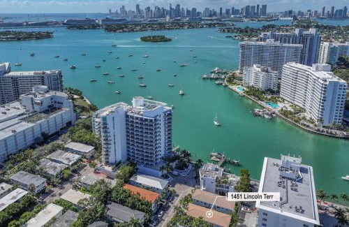 West Avenue House | Lux Designer Apt 2BR and 2BA in Heart of Miami Beach