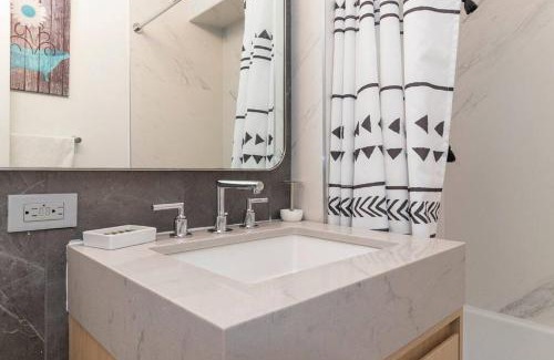 NoMad Apartment | Lux Designer Nomad 1Br Doorman!