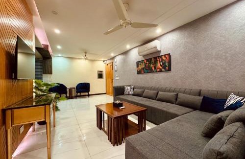 Lahore Apartment | Lux Haven Stays 2 Bedroom Luxury Apartment Near Gulberg - Ultimate Getaway Experience