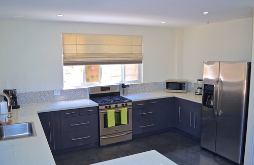 Hillcrest Apartment | Lux Modern Mission Hills Canyon Apartment! Centrally Located in the heart of SD!