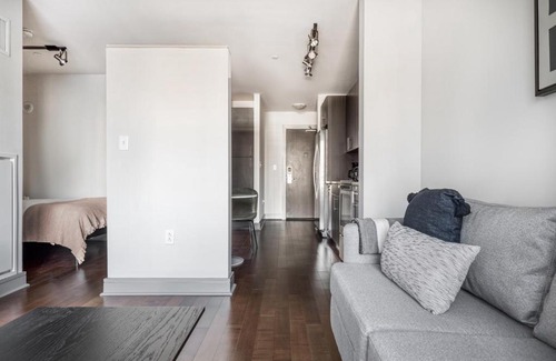 Seaport District Apartment | Lux Seaport Studio w Gym on Harbor BOS-501