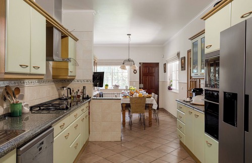 Almoinha Villa | LUX Sesimbra Villa w/Breakfast Pool Tennis BBQ Lavish Gardens