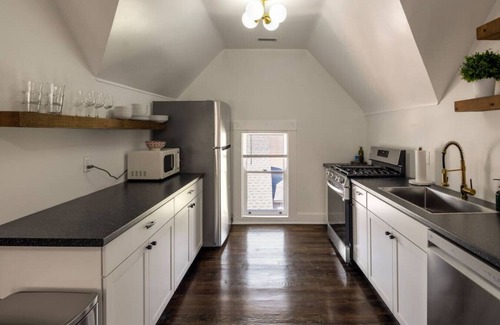 East Walnut HIlls Apartment | Lux Studio Central to Everything