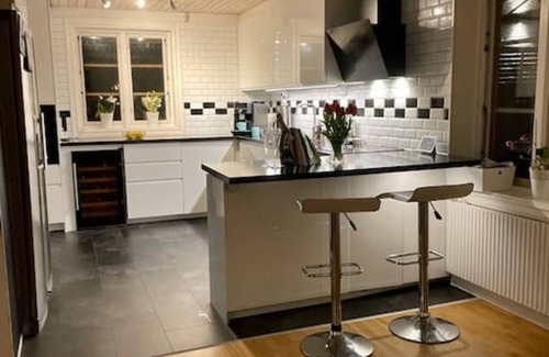Kalmar House | Luxary city center villa med extra everything. Pool, Outdoor kitchen