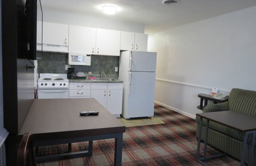 Maryville Hotel | Luxbury Inn & Suites